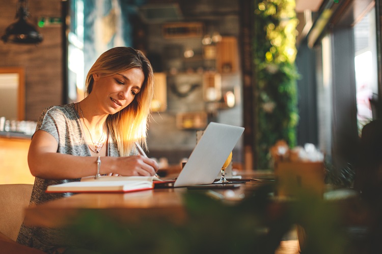 Consejos para hacer una buena reseña de un libro
